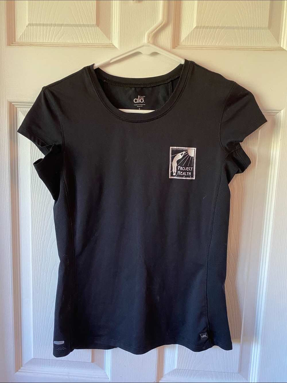 ALO Yoga Black Short Sleeve Project Health Logo Tee Cool Fit